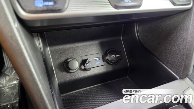 Hyundai AVANTE 2019 — photo 24