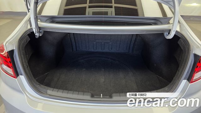 Hyundai AVANTE 2019 — photo 26