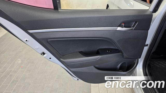 Hyundai AVANTE 2019 — photo 15