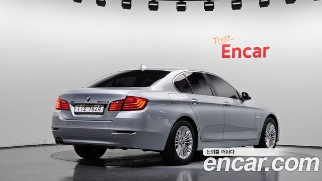 BMW 5-Series 2015 — photo 2
