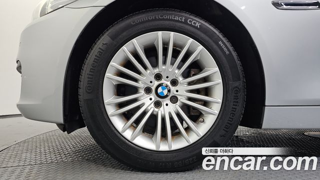 BMW 5-Series 2015 — photo 5