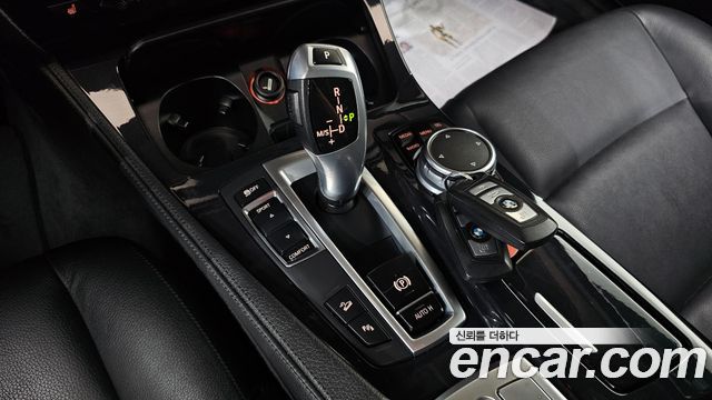 BMW 5-Series 2015 — photo 9