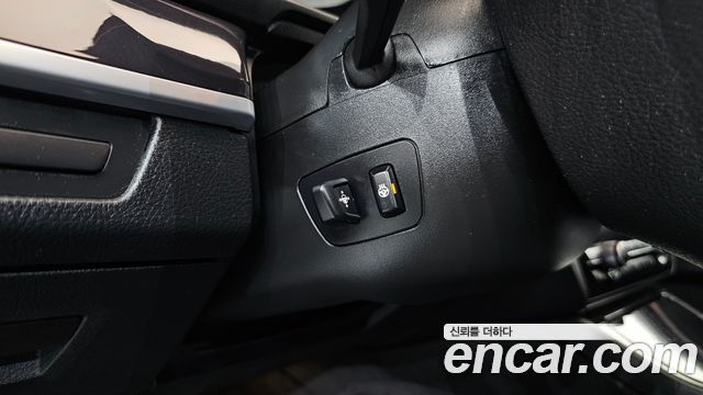 BMW 5-Series 2015 — photo 14