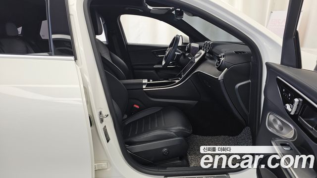 Mercedes-Benz GLC-Class 2024 — photo 17