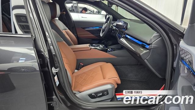 BMW 5-Series 2024 — photo 17