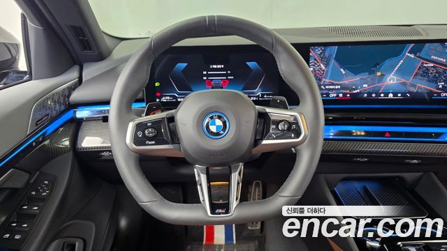 BMW 5-Series 2024 — photo 19