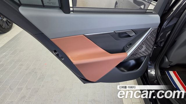 BMW 5-Series 2024 — photo 15