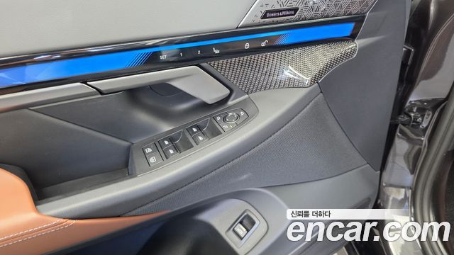 BMW 5-Series 2024 — photo 30