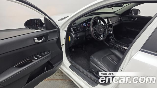 Kia K5 2016 — photo 13