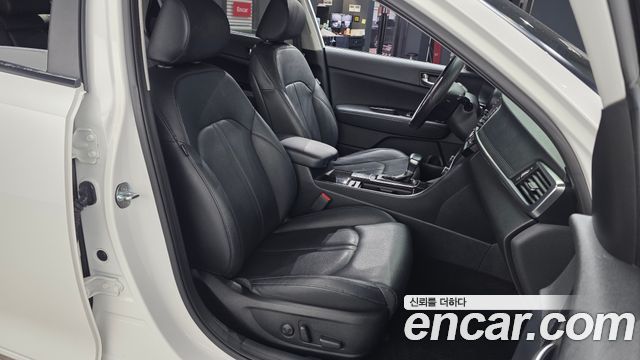 Kia K5 2016 — photo 17