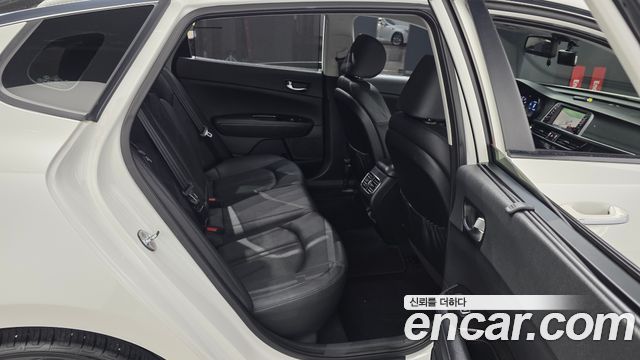 Kia K5 2016 — photo 18