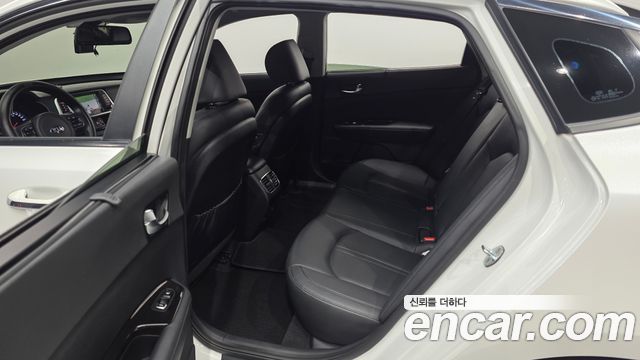 Kia K5 2016 — photo 16