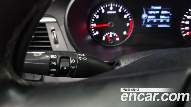Kia K5 2016 — photo 27