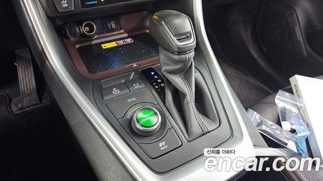 Toyota RAV4 2025 — photo 12