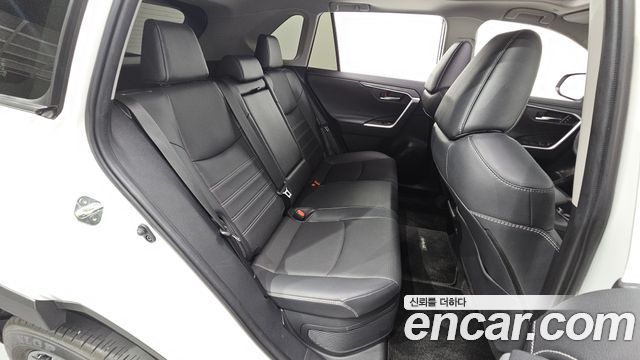 Toyota RAV4 2025 — photo 17