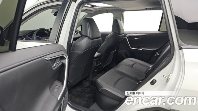 Toyota RAV4 2025 — photo 18