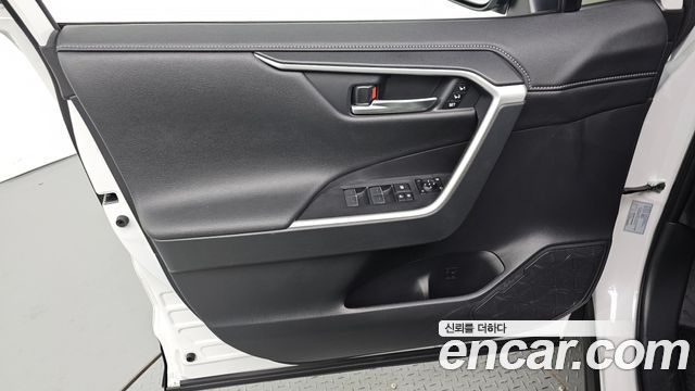 Toyota RAV4 2025 — photo 14
