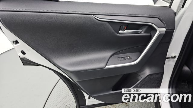 Toyota RAV4 2025 — photo 15