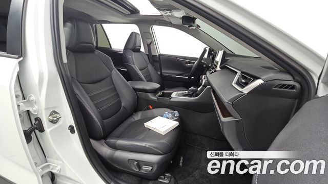 Toyota RAV4 2025 — photo 16