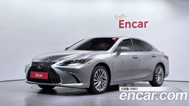 Lexus ES 2025 — photo 1