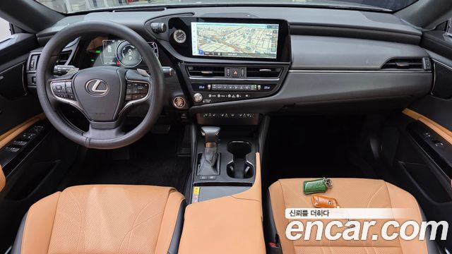 Lexus ES 2025 — photo 10
