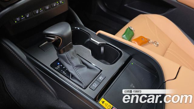 Lexus ES 2025 — photo 12