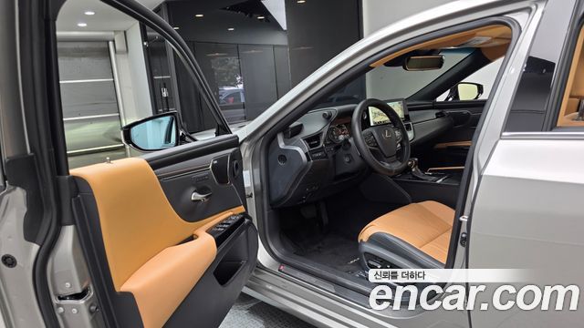 Lexus ES 2025 — photo 13