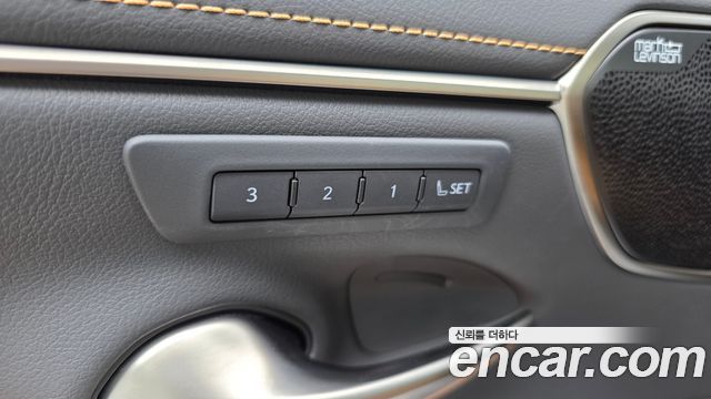 Lexus ES 2025 — photo 26
