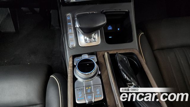 Genesis G90 2019 — photo 12