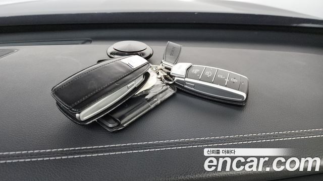 Genesis G90 2019 — photo 21