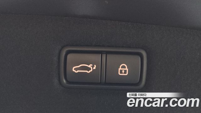 Genesis G90 2019 — photo 24