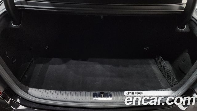 Genesis G90 2019 — photo 25