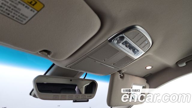 Genesis G90 2019 — photo 26