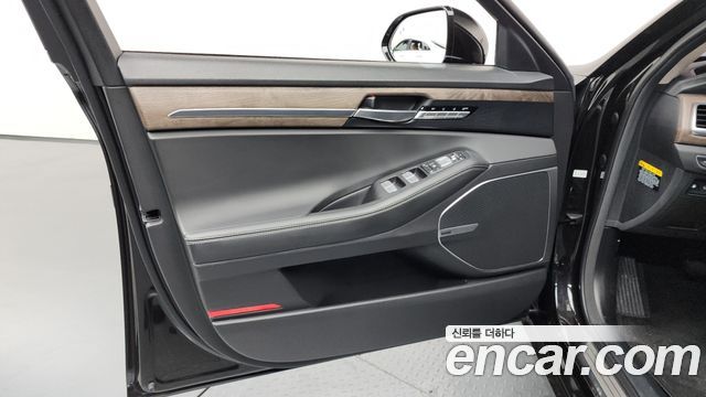 Genesis G90 2019 — photo 14