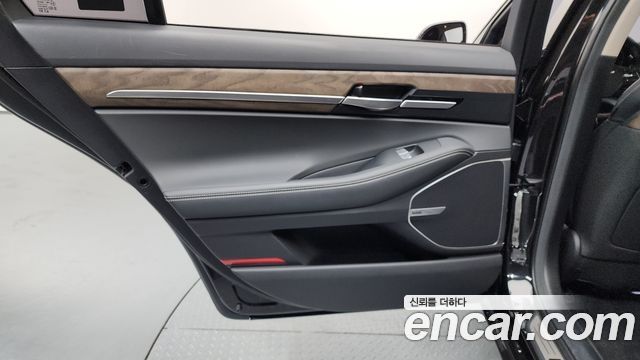Genesis G90 2019 — photo 15
