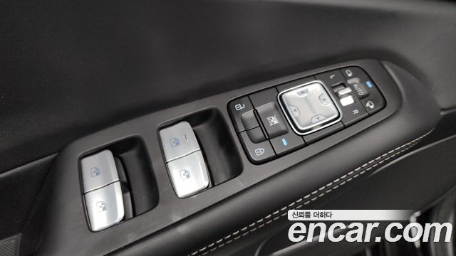 Genesis G90 2019 — photo 27