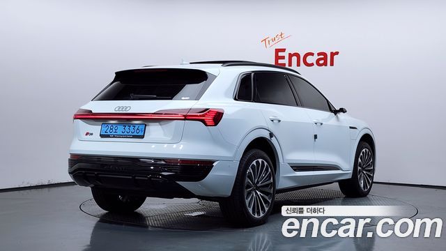 Audi Q8 e-tron 2024 — photo 2