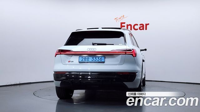 Audi Q8 e-tron 2024 — photo 4