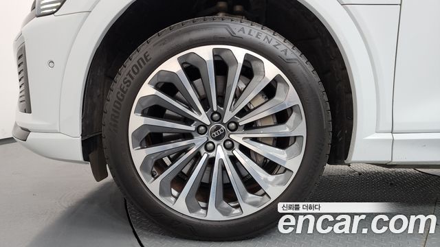 Audi Q8 e-tron 2024 — photo 5