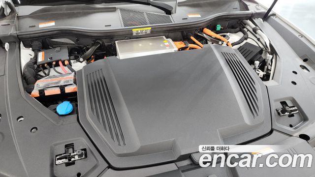 Audi Q8 e-tron 2024 — photo 6