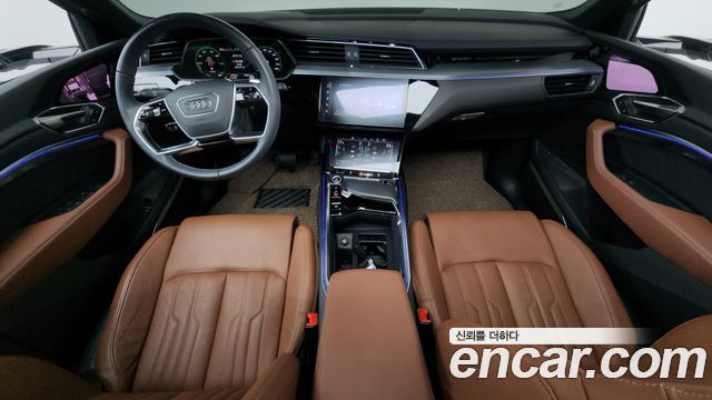 Audi Q8 e-tron 2024 — photo 10