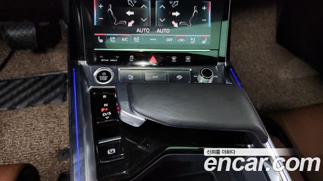 Audi Q8 e-tron 2024 — photo 12