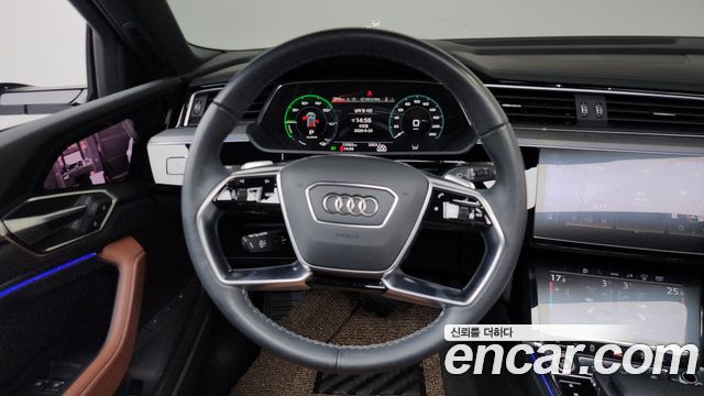 Audi Q8 e-tron 2024 — photo 19