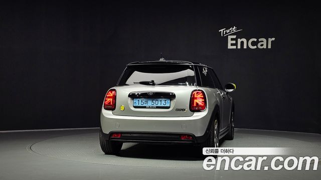 Mini Cooper 2024 — photo 4
