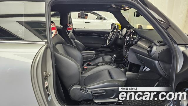 Mini Cooper 2024 — photo 11