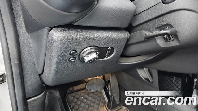 Mini Cooper 2024 — photo 16