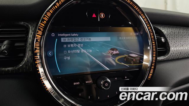 Mini Cooper 2024 — photo 18