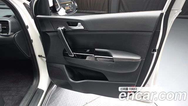 Kia Sportage 2016 — photo 14
