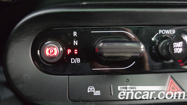 Mini Cooper 2024 — photo 12
