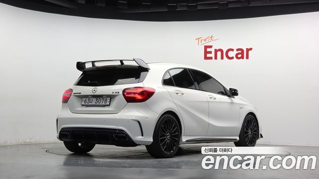 Mercedes-Benz A-Class 2018 — photo 2
